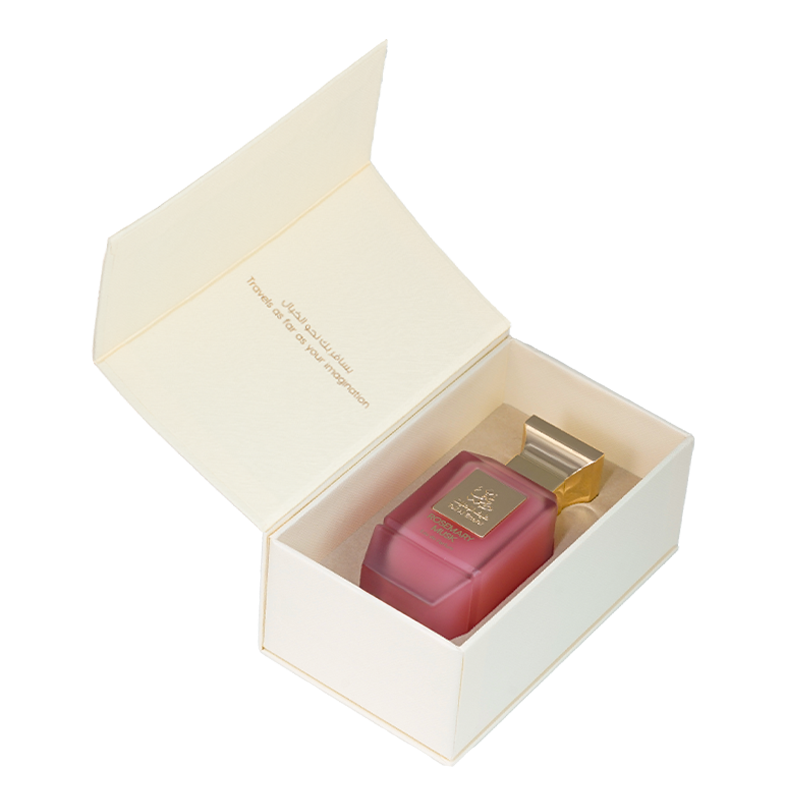 زجاجة عطر مسك روزماري من طيف الإمارات، نفحات مسك أبيض وروزماري